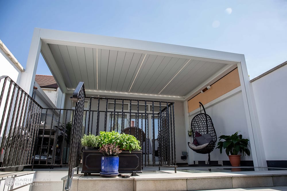 CB – Deluxe Outdoor Living Pod – White – 1 CB - Deluxe Outdoor Living Pod - White - 1